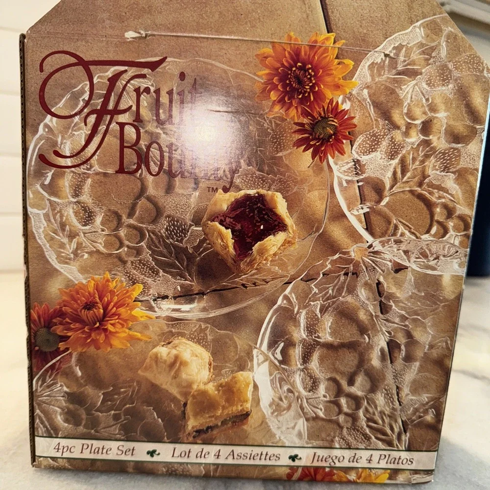 Fruit Bounty Vintage Salad/desert Plates Set Of‎ 4 New In The Box.